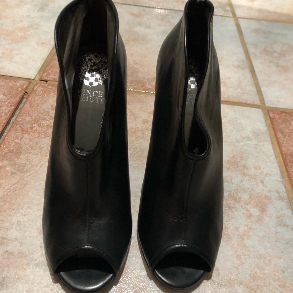 Vince Camuto pumps